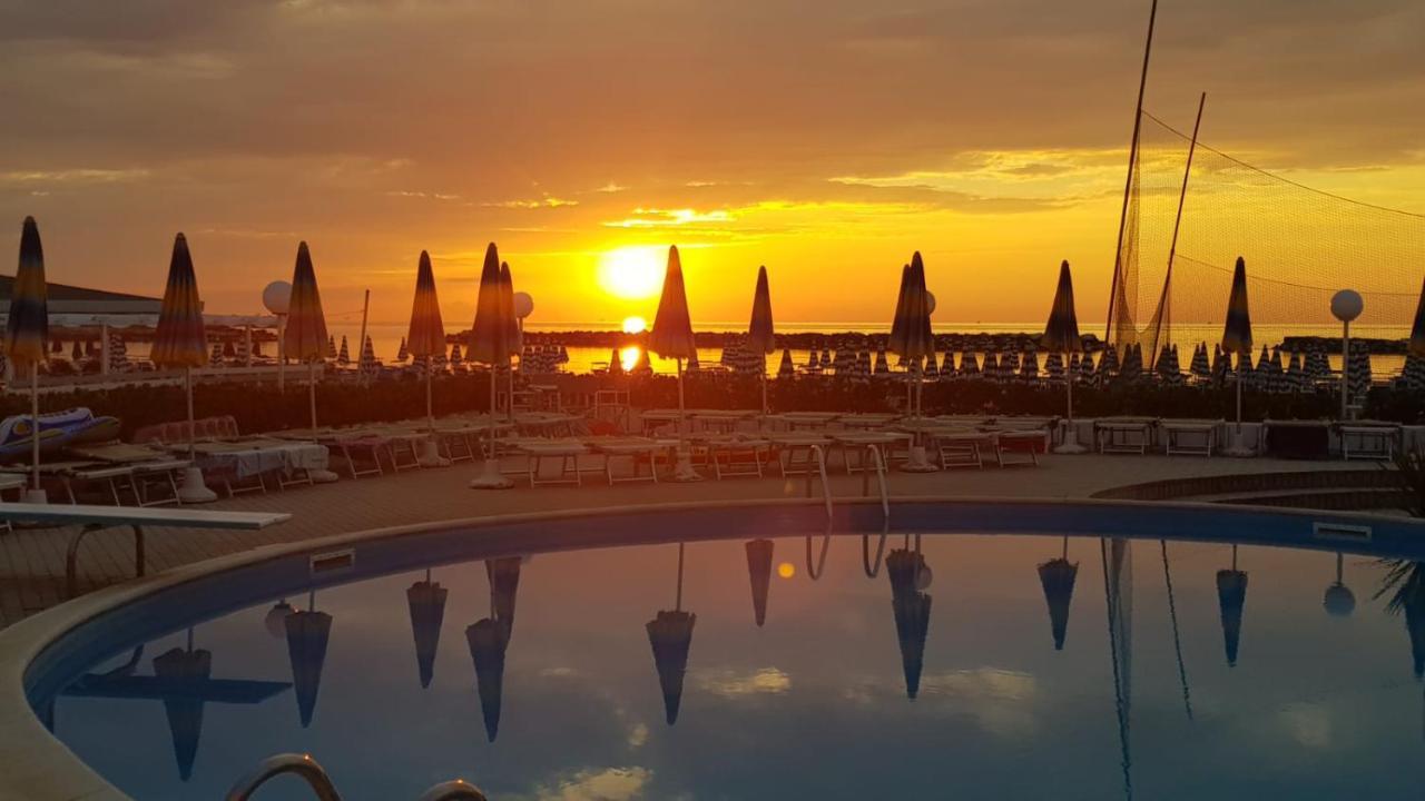 Hotel Marco Lido Di Savio Ngoại thất bức ảnh